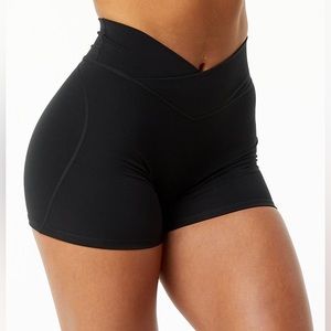 Alphalete Surface Short 5”